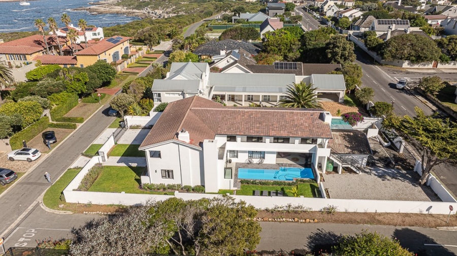 9 Bedroom Property for Sale in Westcliff Western Cape